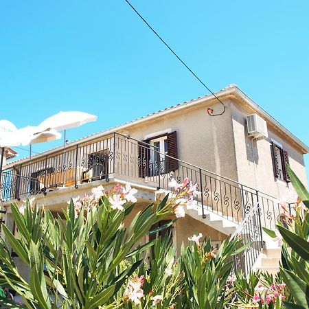 Apartment Rado Vrbnik Ngoại thất bức ảnh