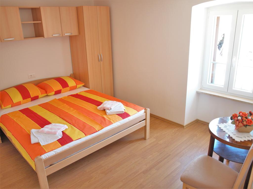 Apartment Rado Vrbnik Ngoại thất bức ảnh