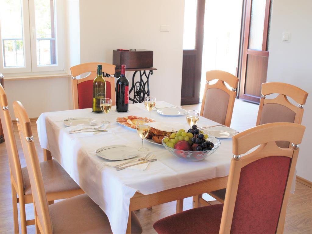 Apartment Rado Vrbnik Ngoại thất bức ảnh