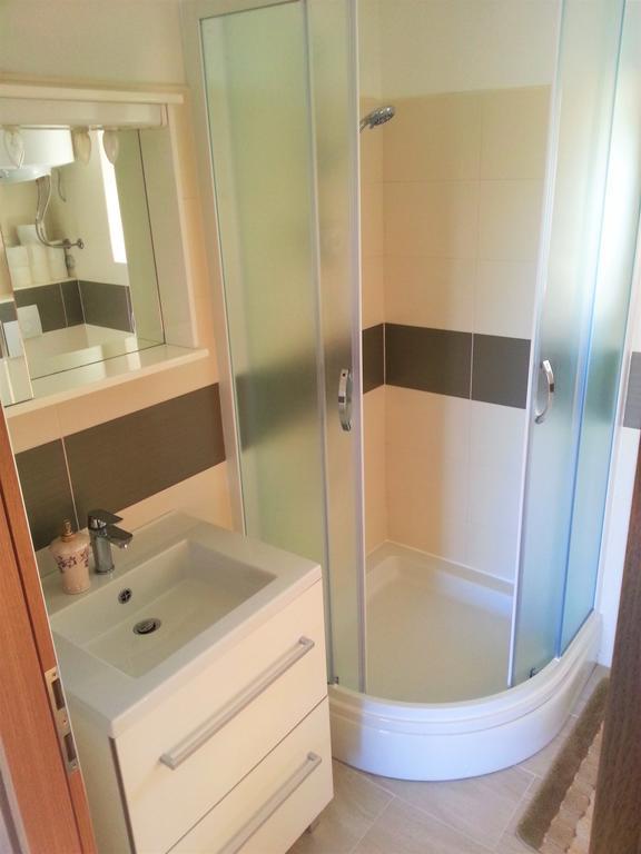 Apartment Rado Vrbnik Ngoại thất bức ảnh
